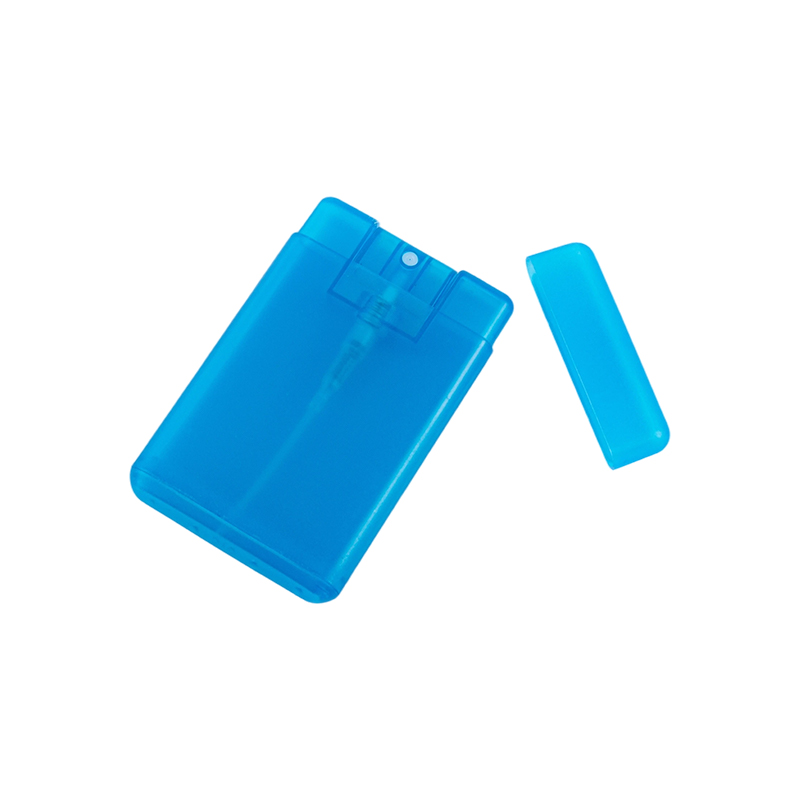 ダストキャップ付きカード型スプレーボトル